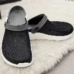الألبسة والأحذية الطبية
