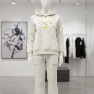 طقم رياضي محير فليس CHANEL🌷