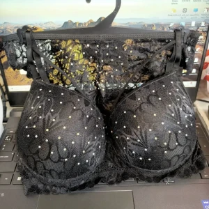 طقم لانجري دانتيل دبل حشوة 👙