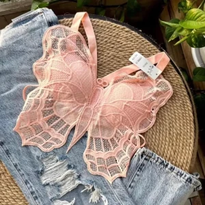 بريلا فراشة الدانتيل السحرية 🦋✨