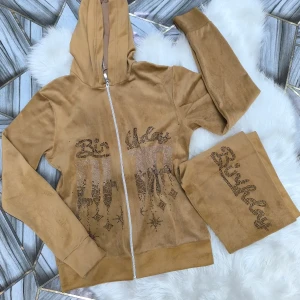 ✨ طقم بيجامة مخمل الماس Birthday Drip الدلوع ✨