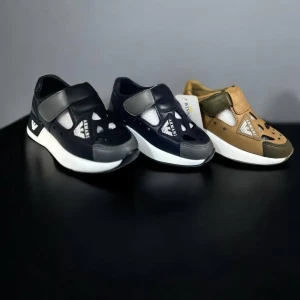 حذاء ولادي مخرم صيفي