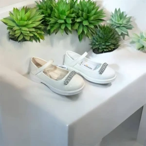 حذاء بناتي كالة