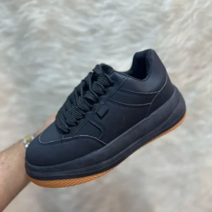 حذاء رجالي اسود