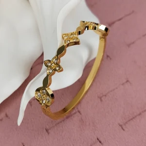 مقاسات صغيره  م ١٤
