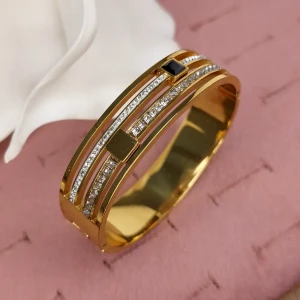 مقاسات صغيره  م ١٤