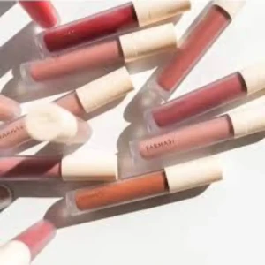 احمر شفاه سائل غير لامع