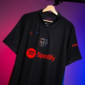 تيشرت برشلونه 💙