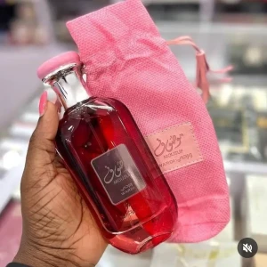عطر موصوف وردي أصلي