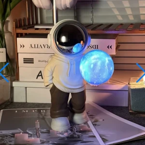 Enceinte bluetooth et lampe astronaute idéale pour la décoration 
