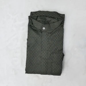 القميص الإماراتي Louis Vuitton