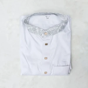 القميص الإماراتي ثلجي