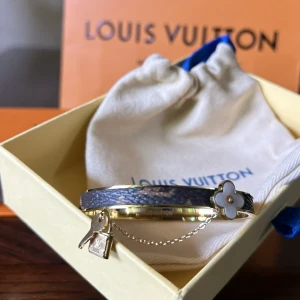 Elegant Women' Bracelet - Louis Vuitton Brand