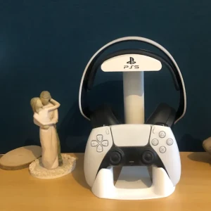 stand headphones and controller