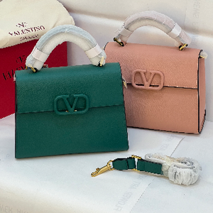 شنطة فالنتينو Valentino