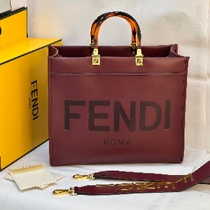 شنطة ماركة فندي  FENDI