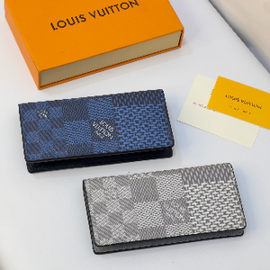 محافظ لويس فيتون LV