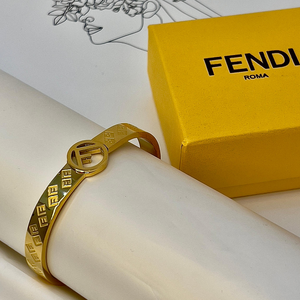 اسوارة |  FENDI