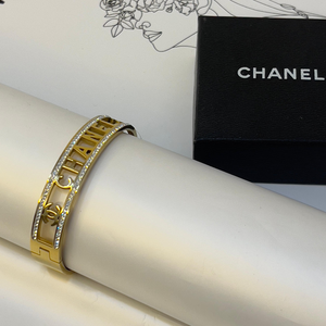 اسوارة |  CHANEL 