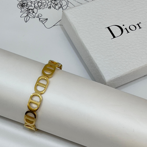 اسوارة | DIOR 