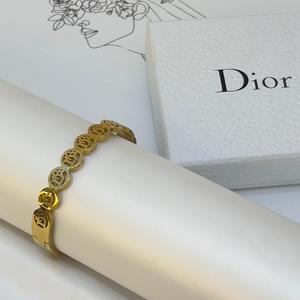 اسوارة |  DIOR 