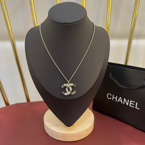 سلسال | CHANEL 