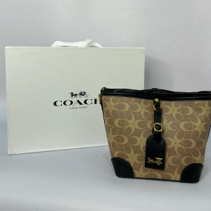 شنطة كوتش | COACH