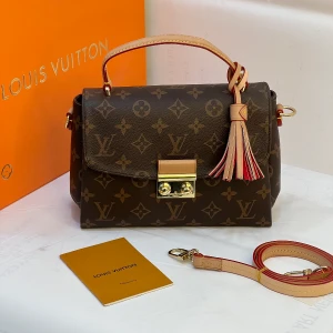 شنطة لوي فيتون | Louis Vuitton Bag 