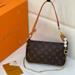 شنطة لوي فيتون | Louis Vuitton Bag 