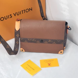 شنطة لوي فيتون | Louis Vuitton Bag 
