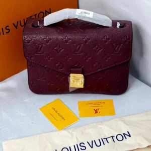 شنطة لوي فيتون | Louis Vuitton Bag 