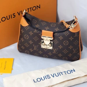 شنطة لوي فيتون | Louis Vuitton Bag 