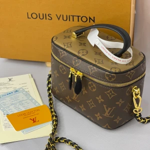 شنطة لوي فيتون | Louis Vuitton Bag 