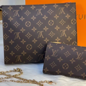 شنطة لوي فيتون | Louis Vuitton Bag 