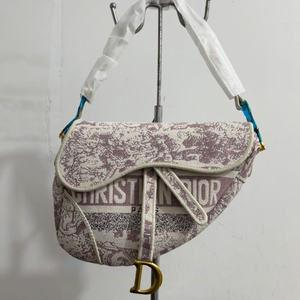 Saddle Dior bag