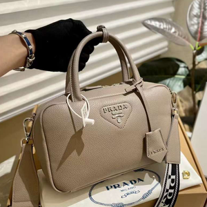Prada classic Slingbag 