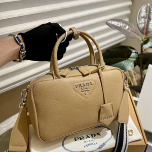 Prada classic Slingbag 