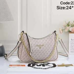 Michael Kors Jet Set Charm/ baby pink