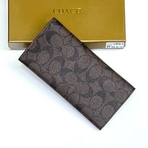 Coach Wallet button type 