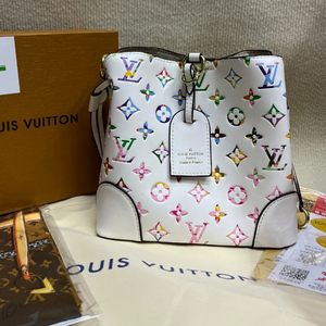 Louis Vuitton  - HandBag 
