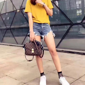 Curvy square Demier Louise Vuitton slingBag