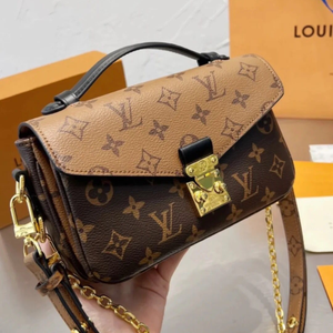 Louis Vuitton Master SlingBag 0X2