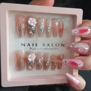 اظافر ستراس  