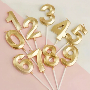 Gold 3D numbers candles 