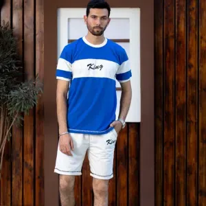 السراويل القصيرة و t-shir tking