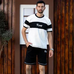 السراويل القصيرة و t-shir tking