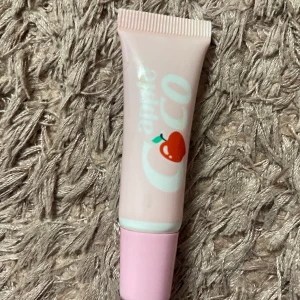 lip tatoo