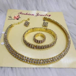 مخنق كريستال ذهبي – تصميم خطين فاخر