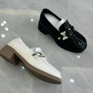 ✨ جزمات بناتي الأصلية – أناقة وراحة في كل خطوة