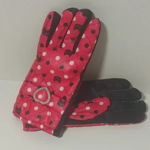 كفوف جلد نسائي شكل مميز